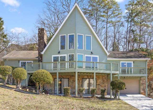 Property at 4913 Shoreline Dr, Chattanooga, TN 37416, 3 beds, 3 baths