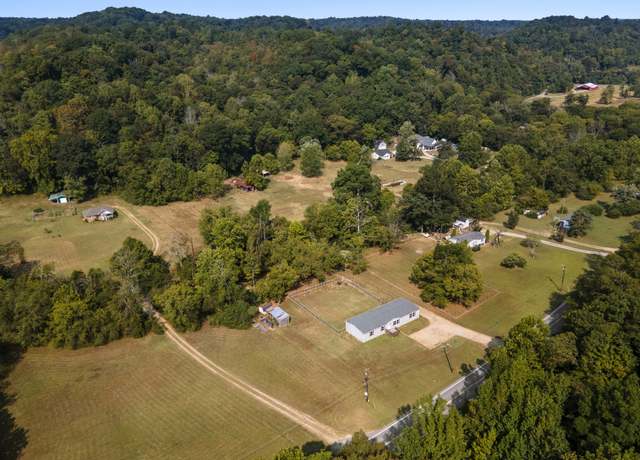 Property at 1740 Sams Creek Rd, Ashland City, TN 37015, 5 beds, 3 baths