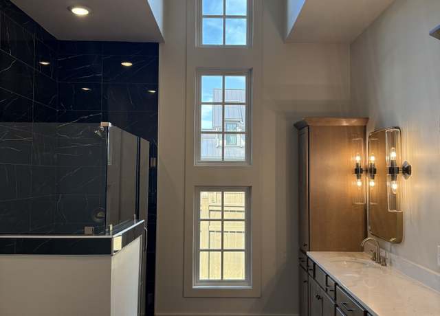 Property at 323 Deep Creek Dr, Spring Hill, TN 37174, 5 beds, 4.5 baths