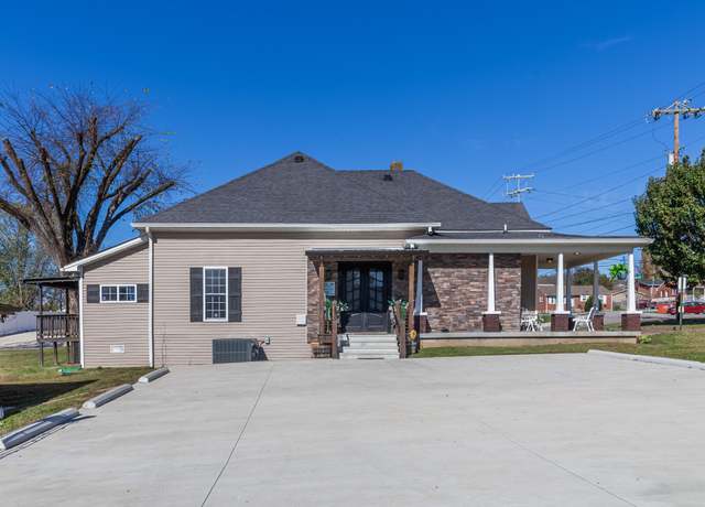 Property at 308 N Main St, Ashland City, TN 37015, 2 beds, 1.5 baths