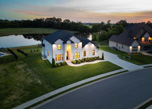 Property at 1153 Archibald Dr, Clarksville, TN 37040, 5 beds, 4 baths