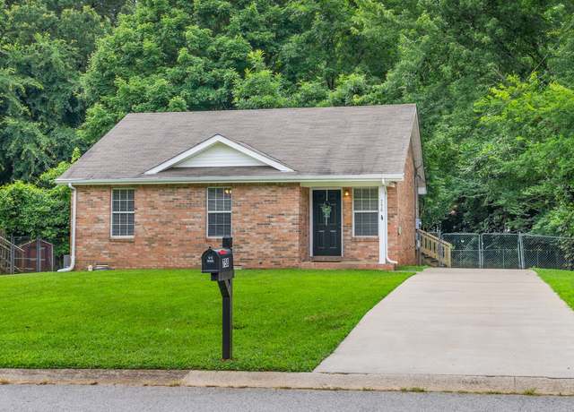 Property at 758 Spees Dr, Clarksville, TN 37042, 3 beds, 2 baths