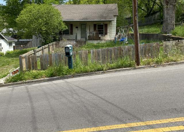 Property at 720 W Madison St, Pulaski, TN 38478, 2 beds, 1 bath