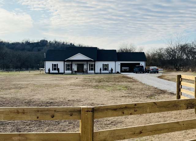 Property at 286 Hawthorne Hill Rd, Shelbyville, TN 37160, 3 beds, 2 baths