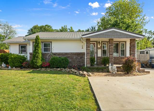 Property at 109 E Market St, Decherd, TN 37324, 3 beds, 2 baths