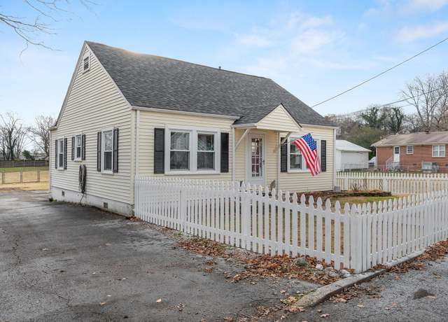 Property at 601 Adams St, Fayetteville, TN 37334, 2 beds, 1 bath