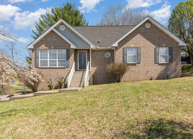 Property at 511 Lakeside Dr, Springfield, TN 37172, 4 beds, 3.5 baths