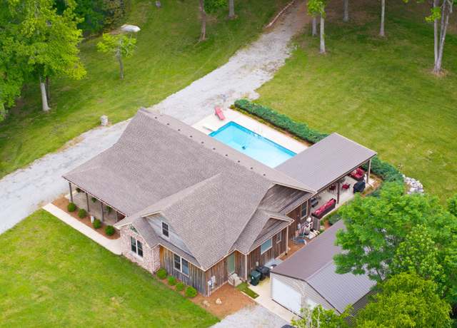 Property at 7660 Jones Rd, White House, TN 37188, 3 beds, 2.5 baths