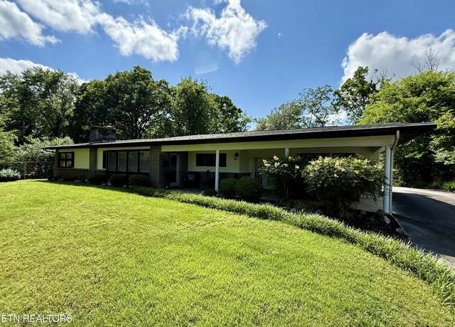 Property at 2815 Thomas Dr, Maryville, TN 37804, 3 beds, 2.5 baths
