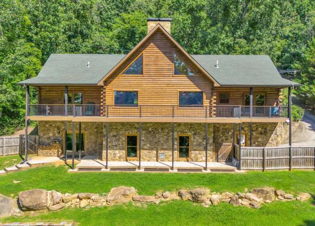 Property at 1108 Sunset Dr, Signal Mountain, TN 37377, 3 beds, 2.5 baths