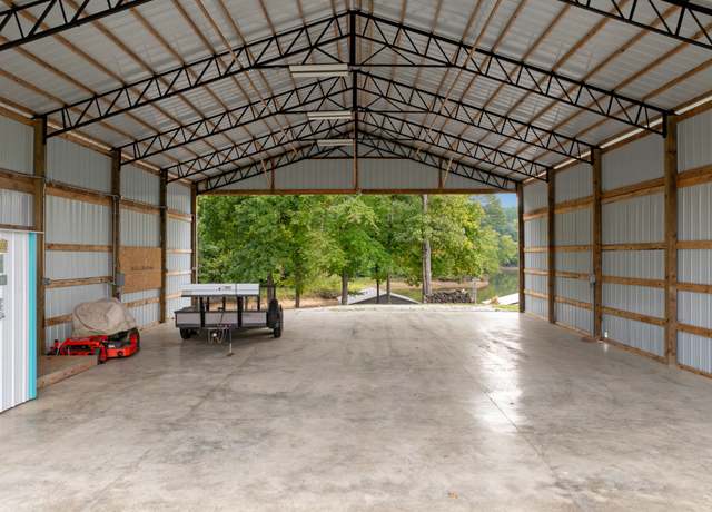 Property at 348 Yarbro Harbor Dr, Decaturville, TN 38329