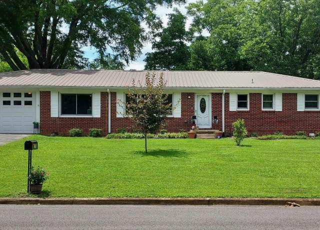 Property at 1706 Grand Ave NW, Fort Payne, AL 35967, 3 beds, 1.5 baths