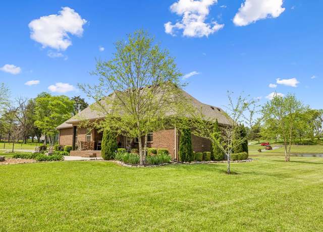 Property at 315 Dixon Rd, Shelbyville, TN 37160, 3 beds, 2 baths