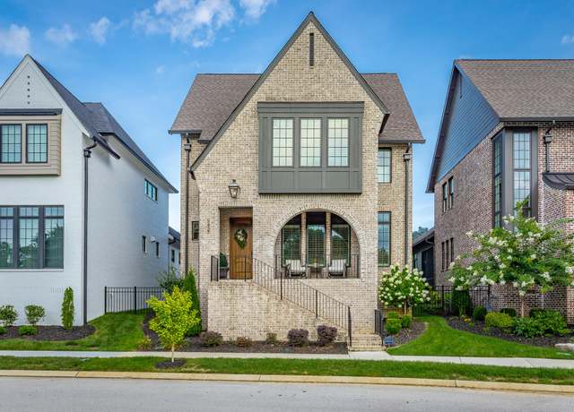 Property at 9427 Calder Cir, Ooltewah, TN 37363, 3 beds, 2.5 baths