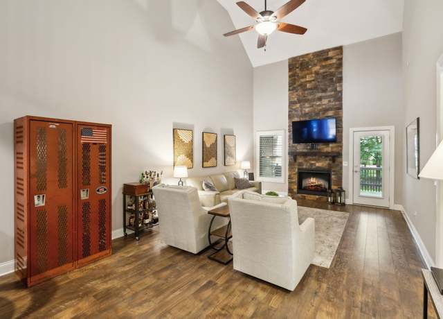 Property at 3238 Blue Sky Dr, Murfreesboro, TN 37130, 3 beds, 2.5 baths