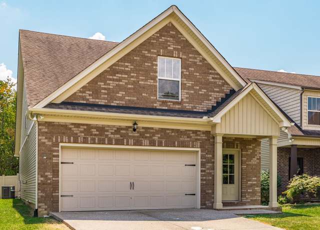 Property at 231 Donna Dr, Hendersonville, TN 37075, 3 beds, 2.5 baths