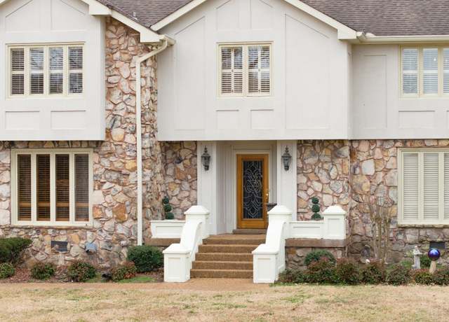 Property at 1136 Windsor Dr, Gallatin, TN 37066, 4 beds, 3.5 baths