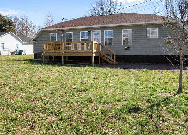 Property at 222 W 2nd Ave, Hohenwald, TN 38462, 3 beds, 2 baths