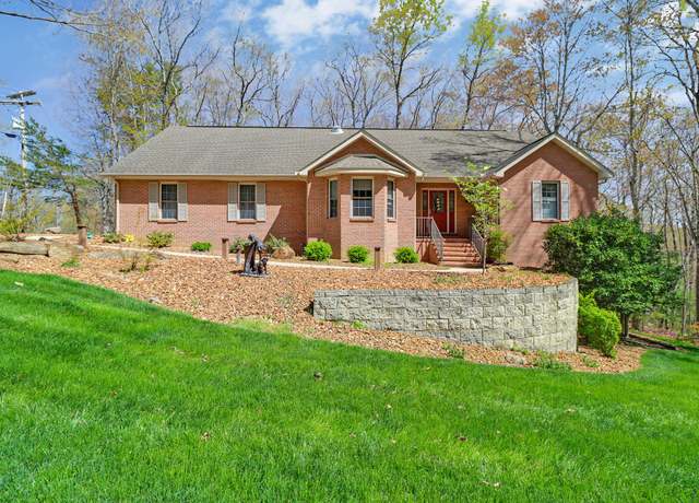 Property at 10 Claremont Cir, Crossville, TN 38558, 3 beds, 2 baths