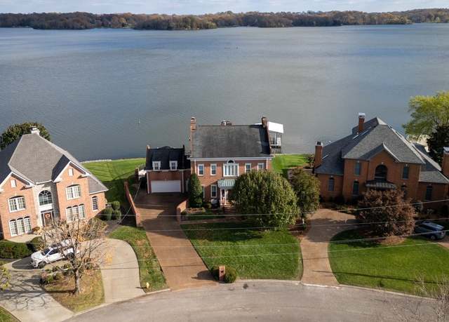 Property at 114 Governors Point Blvd, Hendersonville, TN 37075, 4 beds, 4.5 baths