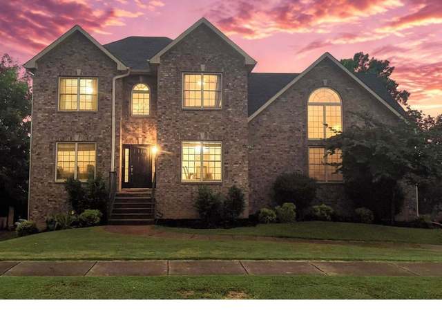 Property at 114 Cedar Ridge Ln, Hendersonville, TN 37075, 5 beds, 5.5 baths