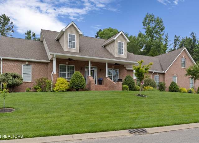 Property at 48 Riverside Dr, Oak Ridge, TN 37830, 4 beds, 3.5 baths