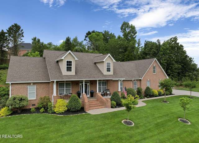 Property at 48 Riverside Dr, Oak Ridge, TN 37830, 4 beds, 3.5 baths