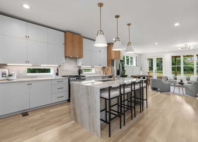 Property at 917 33rd Ave N Unit A, Nashville, TN 37209, 5 beds, 4 baths
