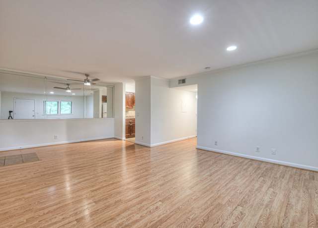Property at 2929 Selena Dr Unit B30, Nashville, TN 37211, 2 beds, 1.5 baths