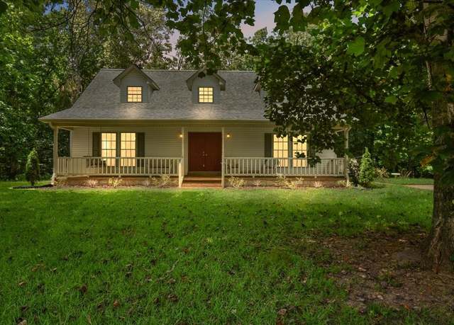 Property at 108 W Cliff Dr, Lawrenceburg, TN 38464, 3 beds, 2 baths