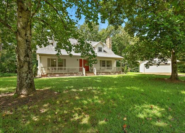 Property at 108 W Cliff Dr, Lawrenceburg, TN 38464, 3 beds, 2 baths