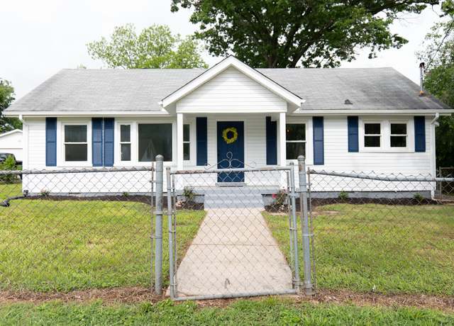 Property at 313 Jakes Ave, Murfreesboro, TN 37130, 2 beds, 2 baths