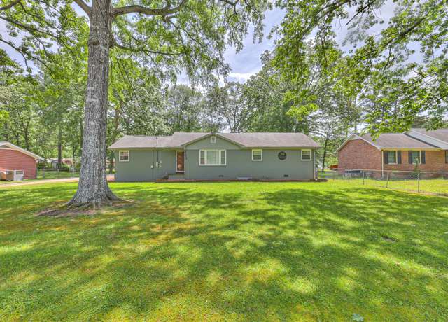 Property at 30 Garden Pl, Manchester, TN 37355, 3 beds, 2 baths
