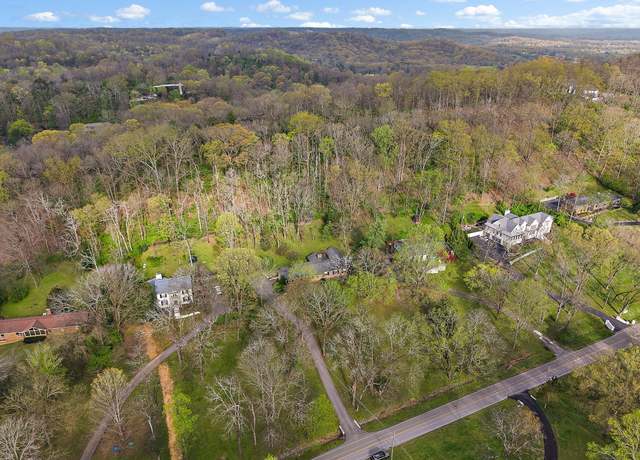 Property at 6121 Chickering Ct, Nashville, TN 37215, 4 beds, 3.5 baths