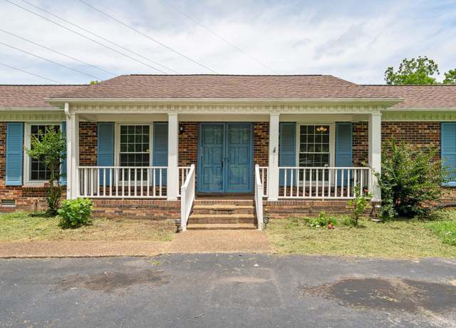 Property at 2208 Bowman Rd, Franklin, TN 37064, 3 beds, 2.5 baths