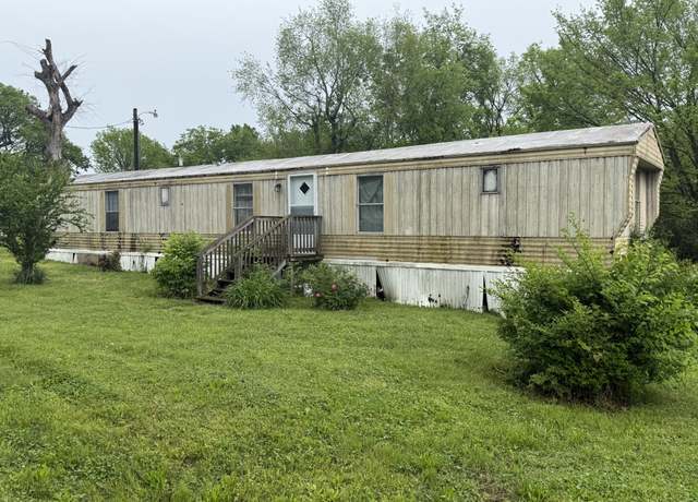 Property at 549 Pemberton St, Gallatin, TN 37066, 3 beds, 1.5 baths