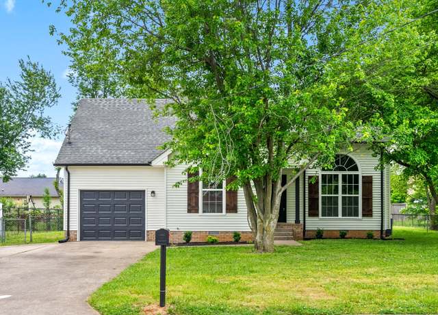 Property at 3403 Minor Dr, Clarksville, TN 37042, 3 beds, 2.5 baths
