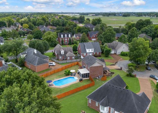 Property at 715 Middleton Ln, Murfreesboro, TN 37130, 4 beds, 2.5 baths
