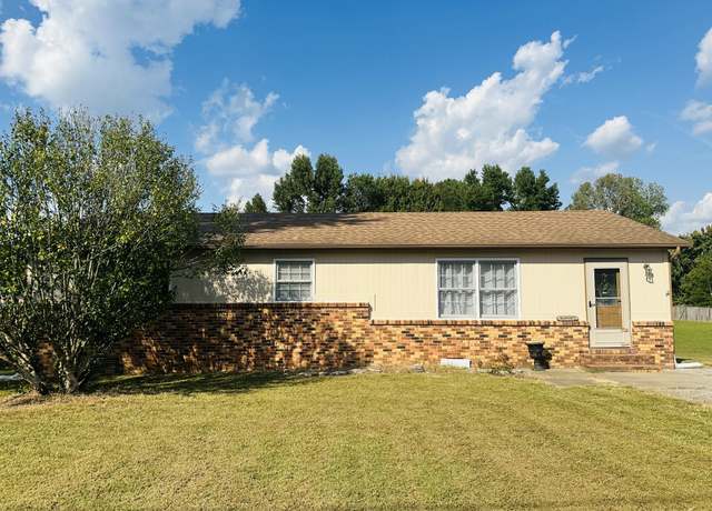 Property at 267 Childress Rd, Fayetteville, TN 37334, 3 beds, 1.5 baths