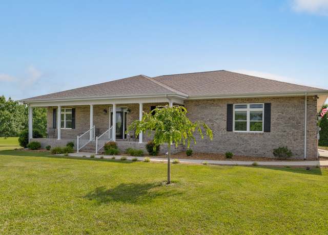 Property at 450 Low Gap Rd, Sparta, TN 38583, 3 beds, 2.5 baths