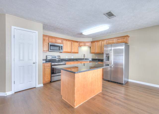 Property at 203 Buck Run Dr, Nashville, TN 37214, 2 beds, 2.5 baths