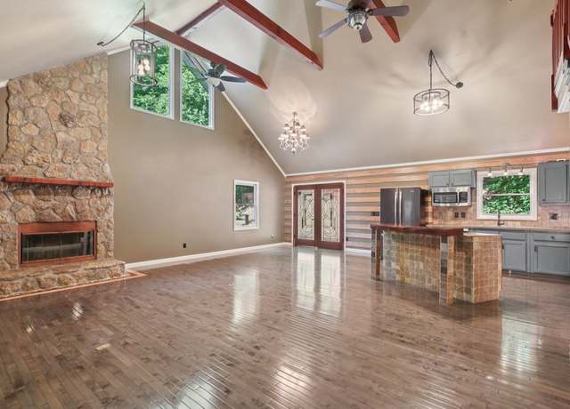 Property at 1105 Blackburn Dr, Kingston Springs, TN 37082, 3 beds, 2.5 baths
