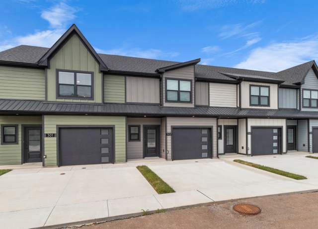 Property at 1601 Jonathan Wade Cir, Clarksville, TN 37043, 3 beds, 2.5 baths