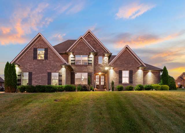 Property at 1020 Luxborough Dr, Hendersonville, TN 37075, 4 beds, 3 baths