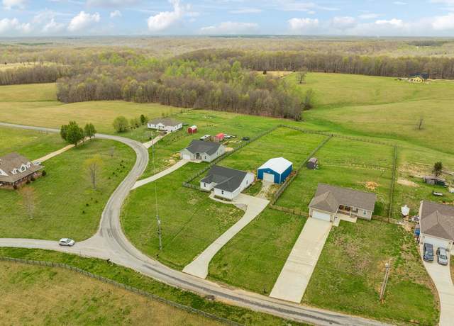 Property at 506 N Point Dr, Summertown, TN 38483, 3 beds, 2 baths