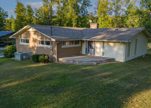 Property at 960 Knob Creek Rd, Lawrenceburg, TN 38464, 3 beds, 2 baths