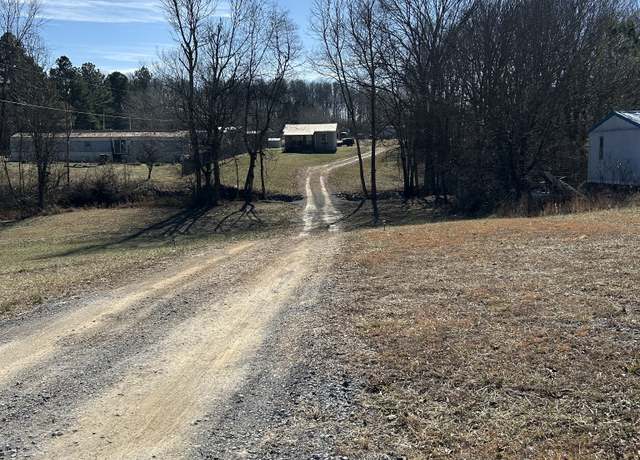 Property at 688 Oakdale Rd, Westmoreland, TN 37186, 2 beds, 1 bath