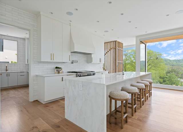 Property at 4505 Wayland Dr, Nashville, TN 37215, 5 beds, 5.5 baths