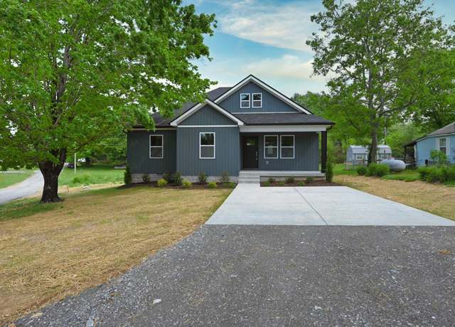 Property at 4026 Brown St, Westmoreland, TN 37186, 3 beds, 2 baths