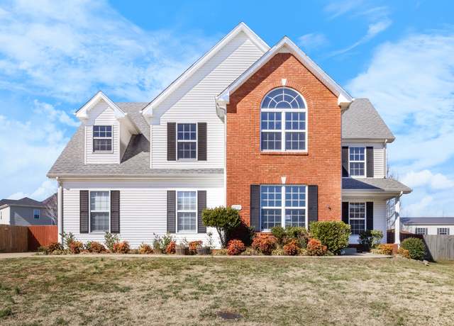 Property at 3716 Meadow Knoll Ct, Clarksville, TN 37040, 5 beds, 2.5 baths